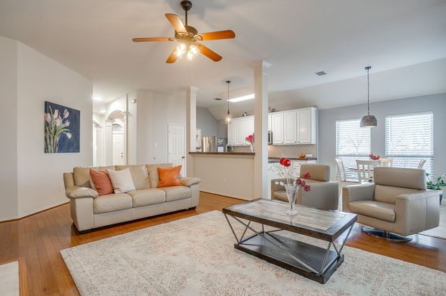 6425 Greenbriar Lane, Fort Worth, TX 76132