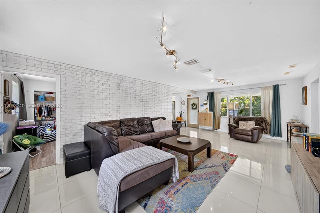 10141 SW 46th Street, Miami, FL 33165