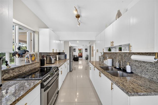 10141 SW 46th Street, Miami, FL 33165