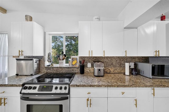 10141 SW 46th Street, Miami, FL 33165