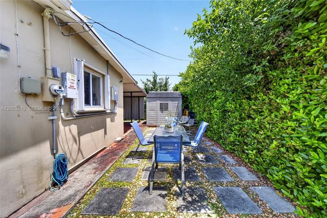 10141 SW 46th Street, Miami, FL 33165
