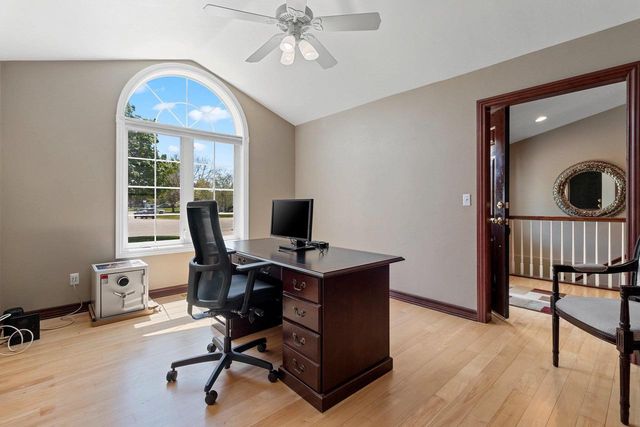 715 HICKORY VALLEY COURT, De Pere, WI 54115