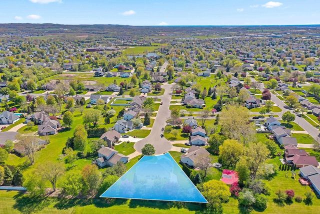 715 HICKORY VALLEY COURT, De Pere, WI 54115