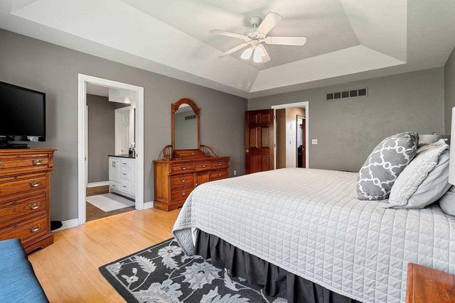 715 HICKORY VALLEY COURT, De Pere, WI 54115