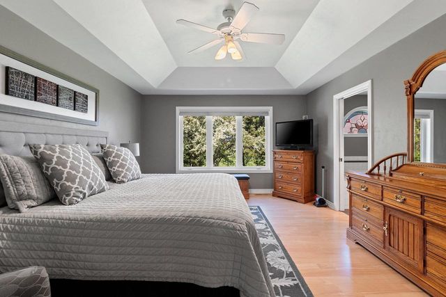 715 HICKORY VALLEY COURT, De Pere, WI 54115