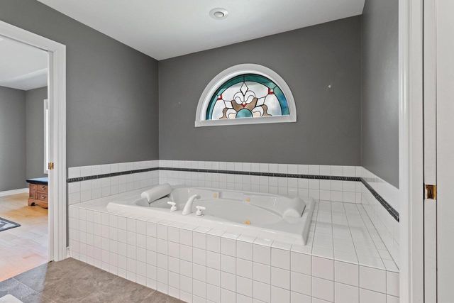 715 HICKORY VALLEY COURT, De Pere, WI 54115