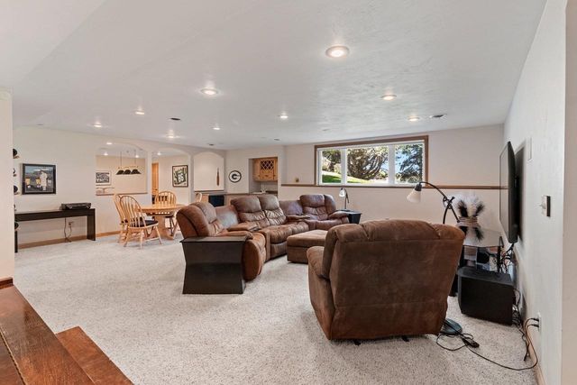 715 HICKORY VALLEY COURT, De Pere, WI 54115