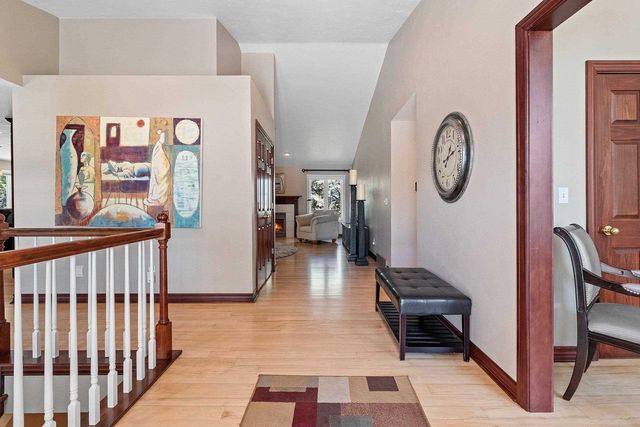 715 HICKORY VALLEY COURT, De Pere, WI 54115