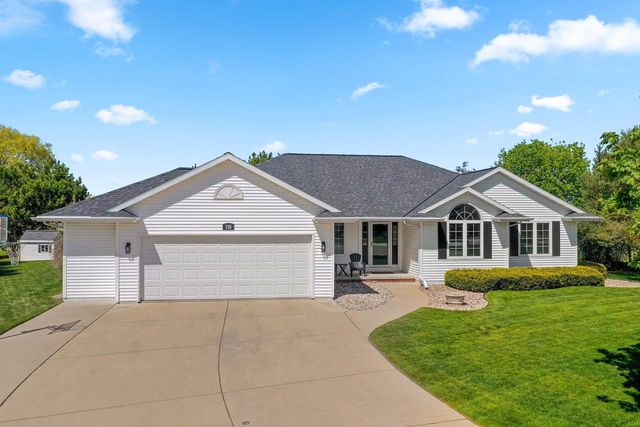 715 HICKORY VALLEY COURT, De Pere, WI 54115
