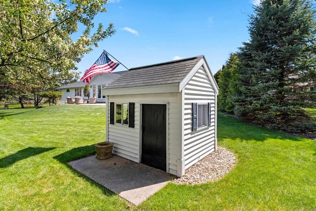 715 HICKORY VALLEY COURT, De Pere, WI 54115