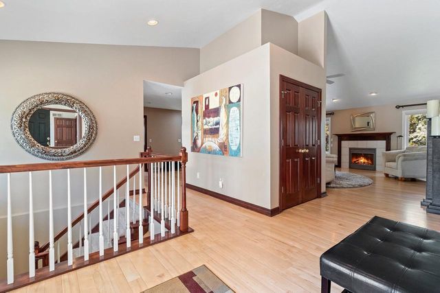 715 HICKORY VALLEY COURT, De Pere, WI 54115
