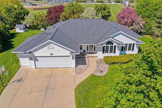 715 HICKORY VALLEY COURT, De Pere, WI 54115