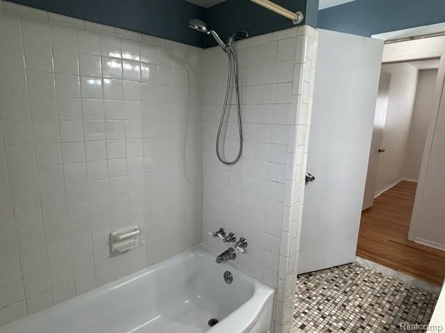 30792 Whittier Avenue, Madison Heights, MI 48071