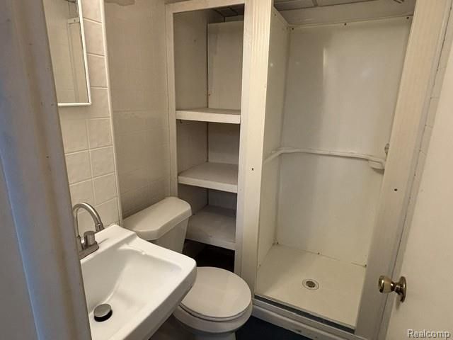 30792 Whittier Avenue, Madison Heights, MI 48071