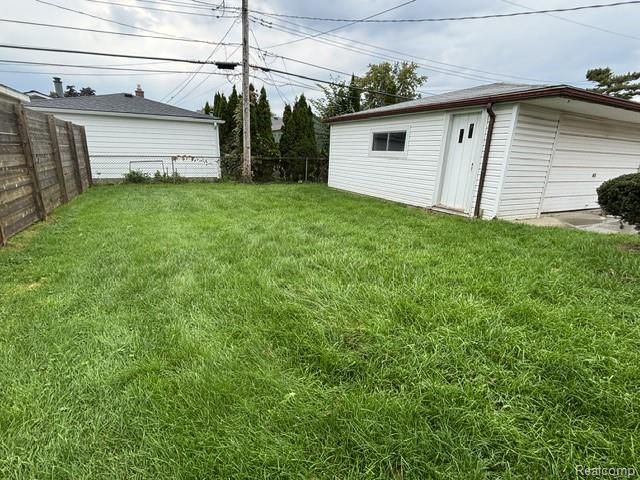 30792 Whittier Avenue, Madison Heights, MI 48071