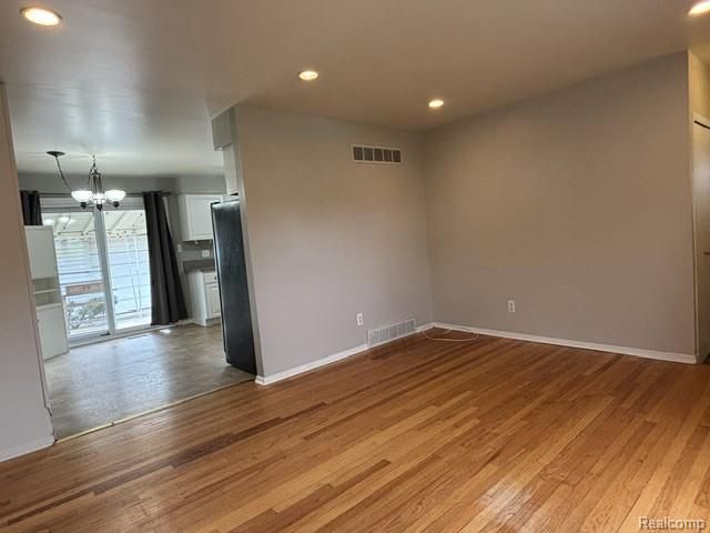 30792 Whittier Avenue, Madison Heights, MI 48071