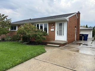 30792 Whittier Avenue, Madison Heights, MI 48071