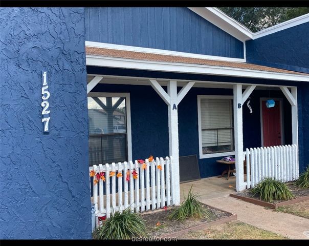 1527 Pine Ridge Drive A, College Station, TX 77840
