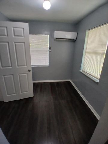 1645 NE 149TH Street 4, Miami, FL 33181