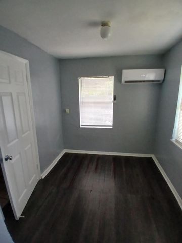 1645 NE 149TH Street 4, Miami, FL 33181