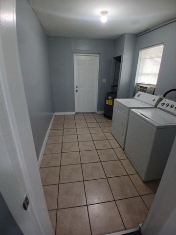 1645 NE 149TH Street 4, Miami, FL 33181