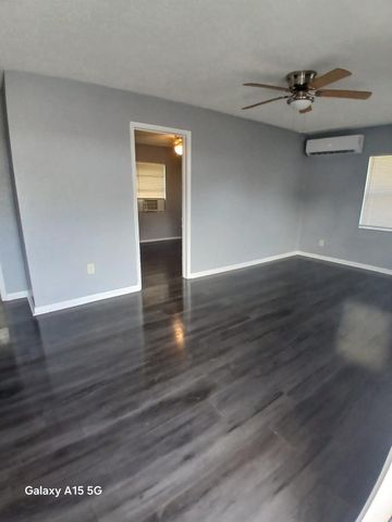 1645 NE 149TH Street 4, Miami, FL 33181