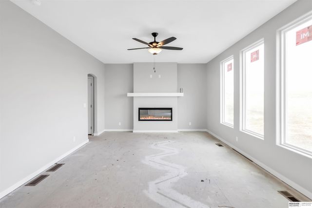 18414 Palisades Drive, Omaha, NE 68136