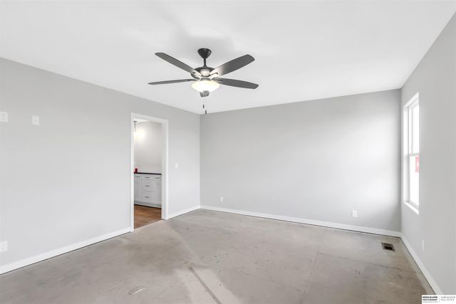 18414 Palisades Drive, Omaha, NE 68136