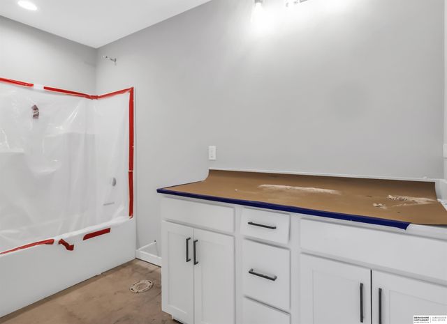 18414 Palisades Drive, Omaha, NE 68136