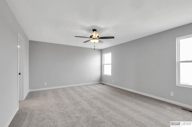 18414 Palisades Drive, Omaha, NE 68136