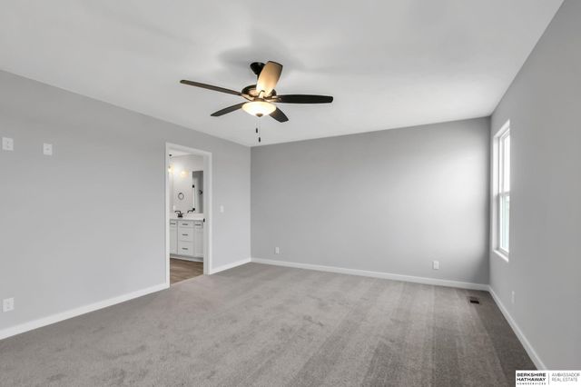 18414 Palisades Drive, Omaha, NE 68136