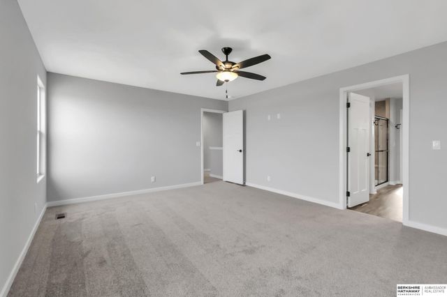 18414 Palisades Drive, Omaha, NE 68136