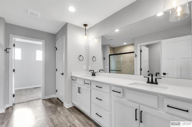 18414 Palisades Drive, Omaha, NE 68136