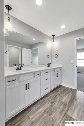 18414 Palisades Drive, Omaha, NE 68136