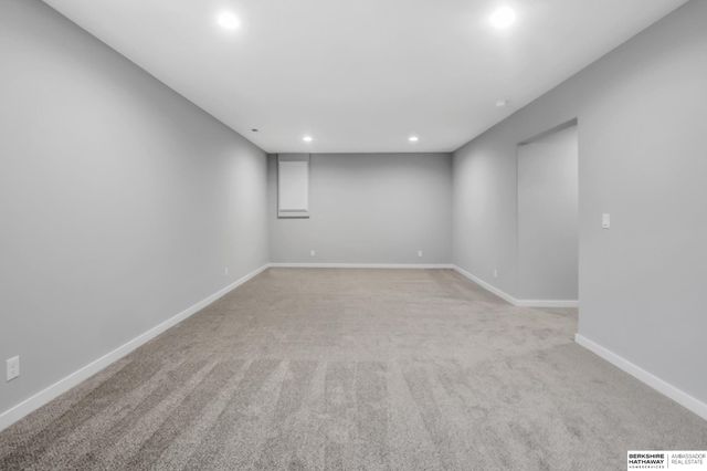 18414 Palisades Drive, Omaha, NE 68136