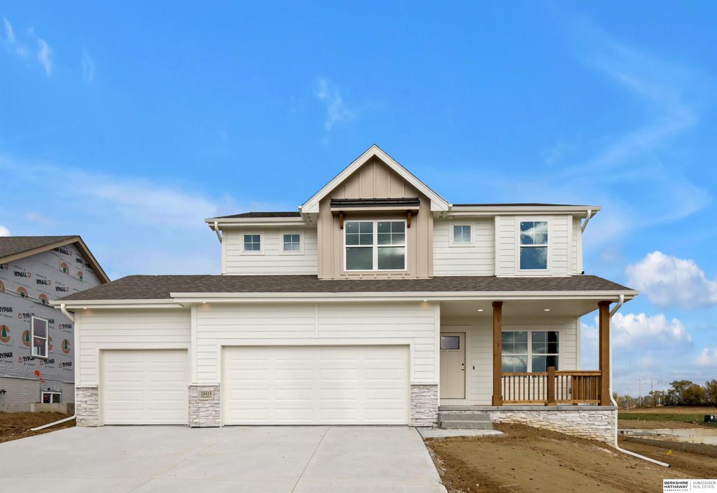 18414 Palisades Drive, Omaha, NE 68136