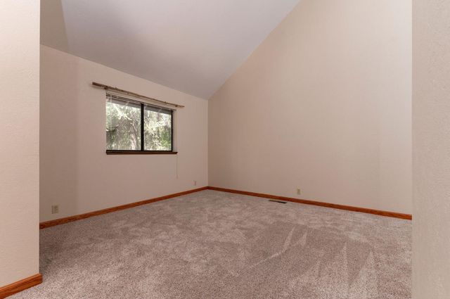 17590 Woodcrest Dr, Pioneer, CA 95666