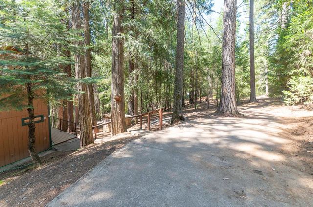 17590 Woodcrest Dr, Pioneer, CA 95666