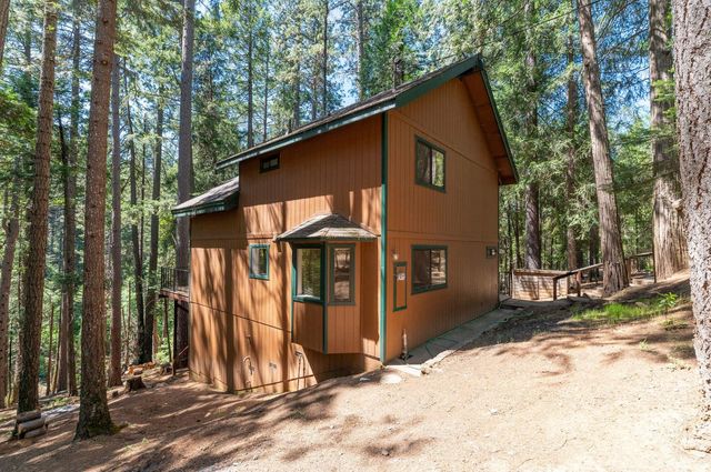 17590 Woodcrest Dr, Pioneer, CA 95666