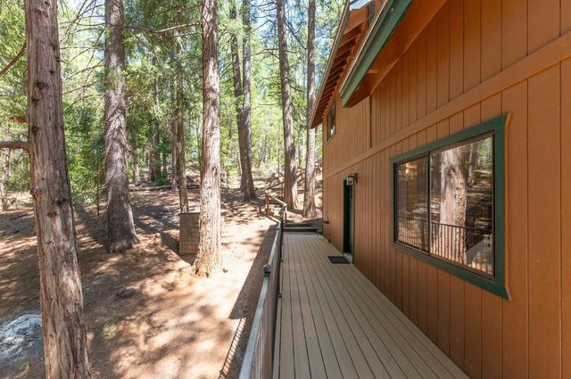17590 Woodcrest Dr, Pioneer, CA 95666