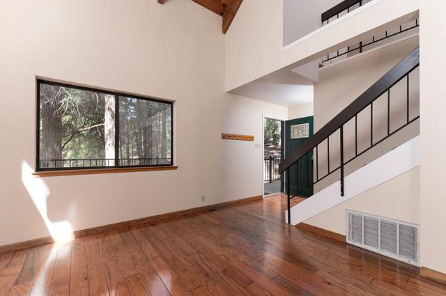 17590 Woodcrest Dr, Pioneer, CA 95666
