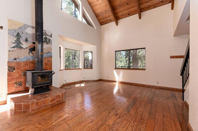 17590 Woodcrest Dr, Pioneer, CA 95666
