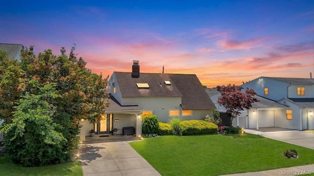 266 Duckpond Drive S, Wantagh, NY 11793