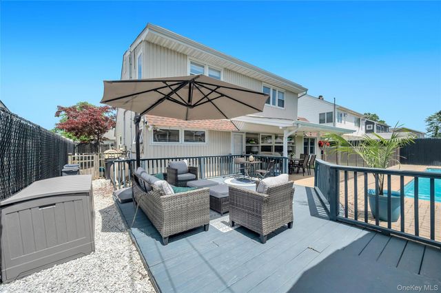 266 Duckpond Drive S, Wantagh, NY 11793
