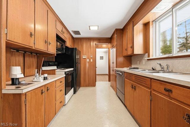 1310 Overlook Drive, Alliance, OH 44601