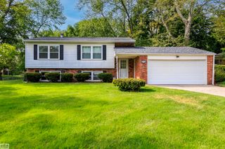 6015 Brynthrop Drive, Shelby Twp, MI 48316