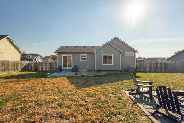 519 Prairie Meadow, St. George, KS 66535