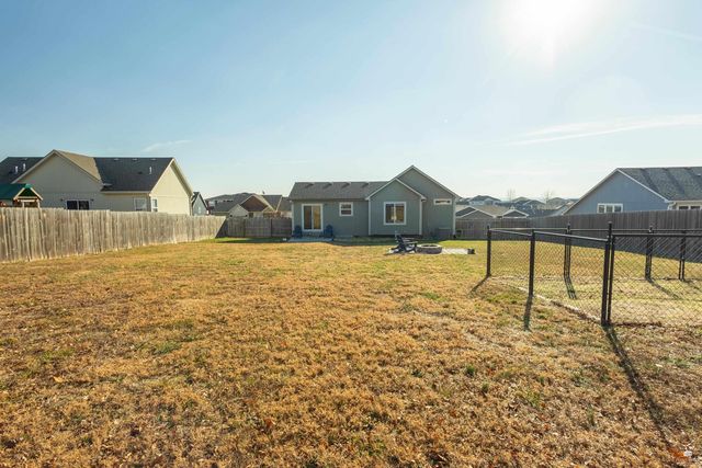 519 Prairie Meadow, St. George, KS 66535