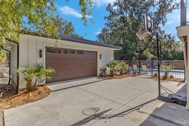 1822 Whaley Ave, Pensacola, FL 32503