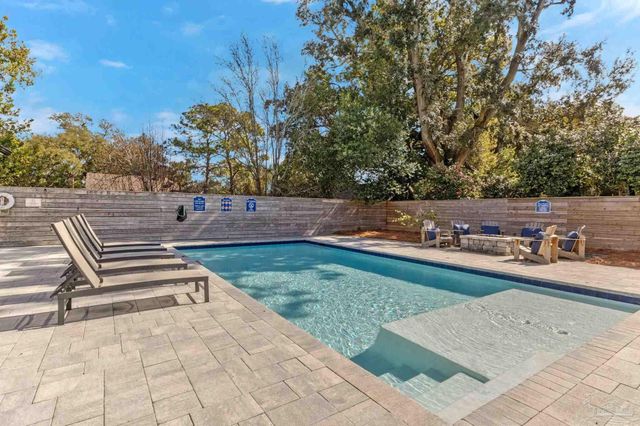 1822 Whaley Ave, Pensacola, FL 32503